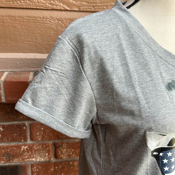 Women's Patriotic Giraffe Summer Crewneck Short Sleeve Graphic Tee Size Medium - Picture 3 of 6